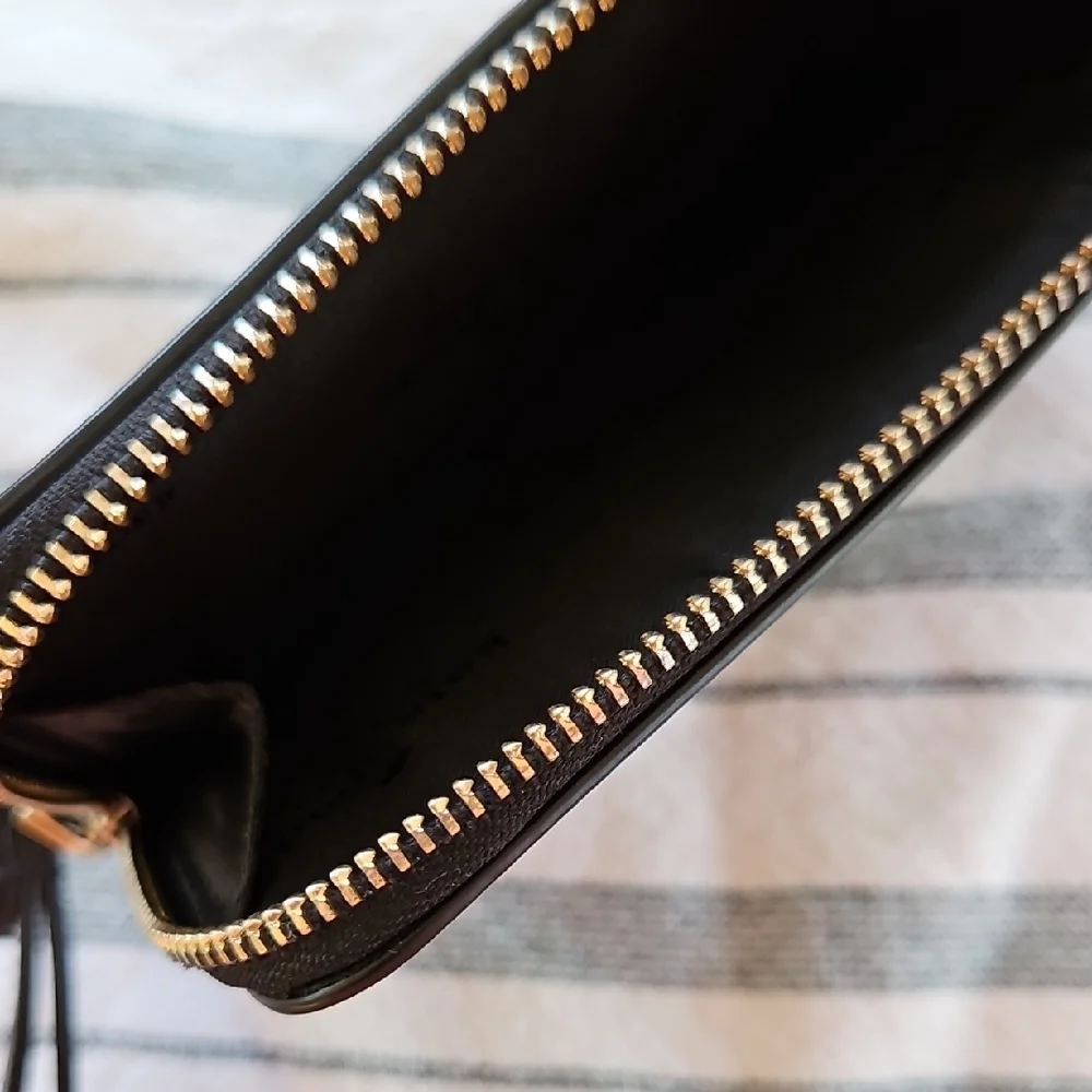 Kate Spade Wristlet and Crème de la Crème Mug. - Picture 10 of 11